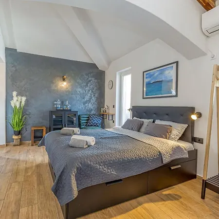 In Der Ersten Etage Fuer Zwei Personen