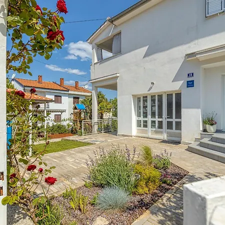 In Der Ersten Etage Fuer Zwei Personen Apartment *